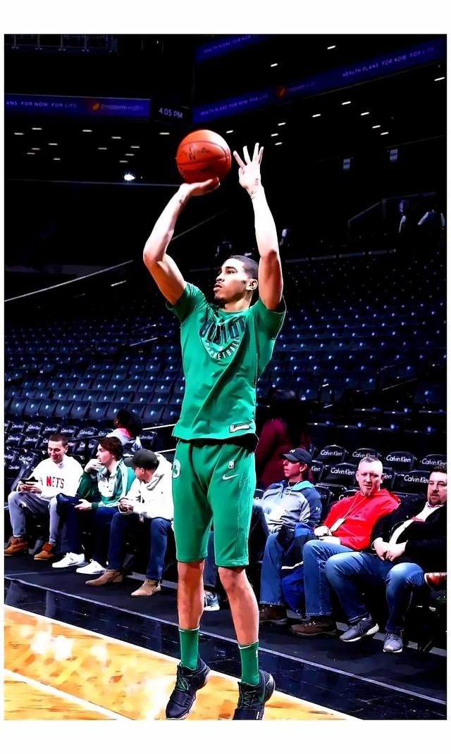 开云-塔图姆迎来十赛季高光表现，澳大利亚队球迷沸腾！的简单介绍