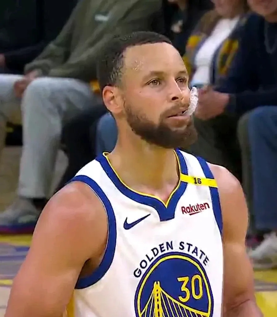 详细阅读:Kaiyun-库里回归赛场,精彩发挥首场状态亮眼,TES观众沸腾!的简单介绍 Kaiyun-库里回归赛场,精彩发挥首场状态亮眼,TES观众沸腾!的简单介绍